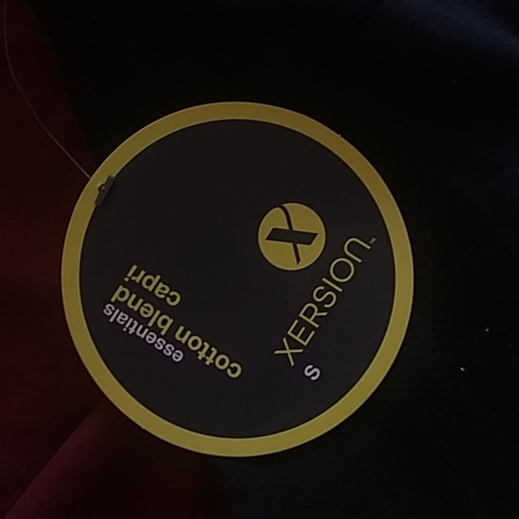 NWT Xersion Black Athletic Capri, Sz S - Picture 3 of 4